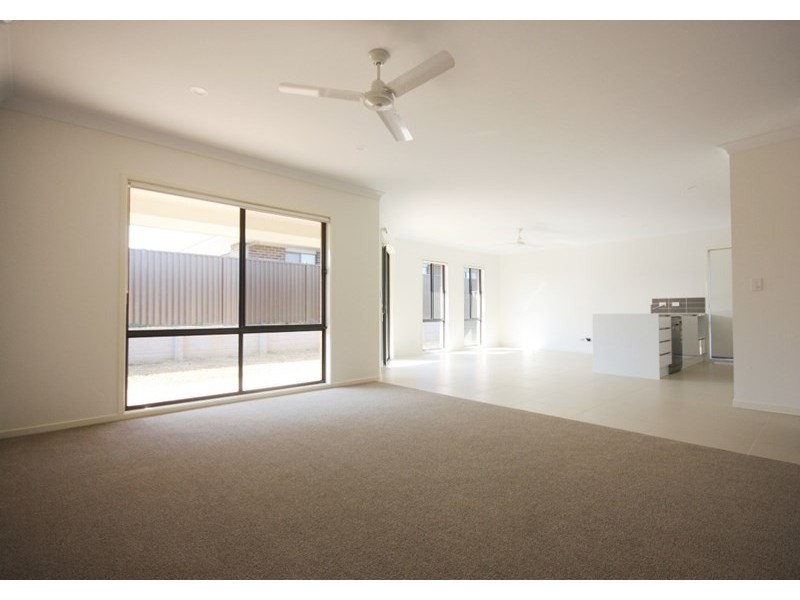 4 Whitfield Street, Gregory Hills NSW 2557