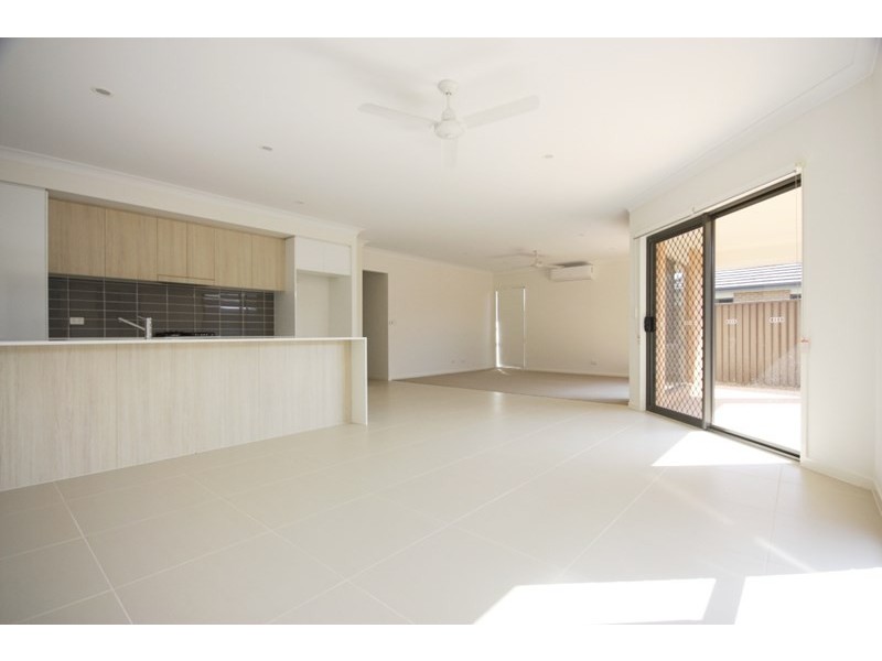 4 Whitfield Street, Gregory Hills NSW 2557