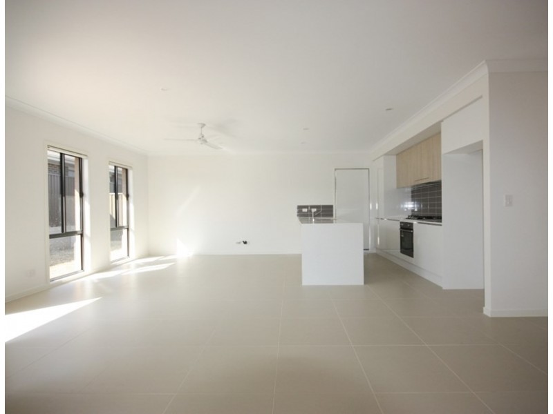 4 Whitfield Street, Gregory Hills NSW 2557