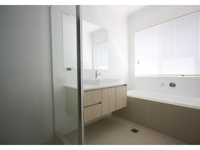 4 Whitfield Street, Gregory Hills NSW 2557