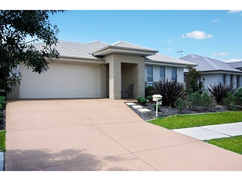 6 Mitten Street, Elderslie NSW 2570