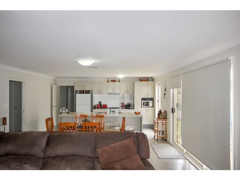 6 Mitten Street, Elderslie NSW 2570