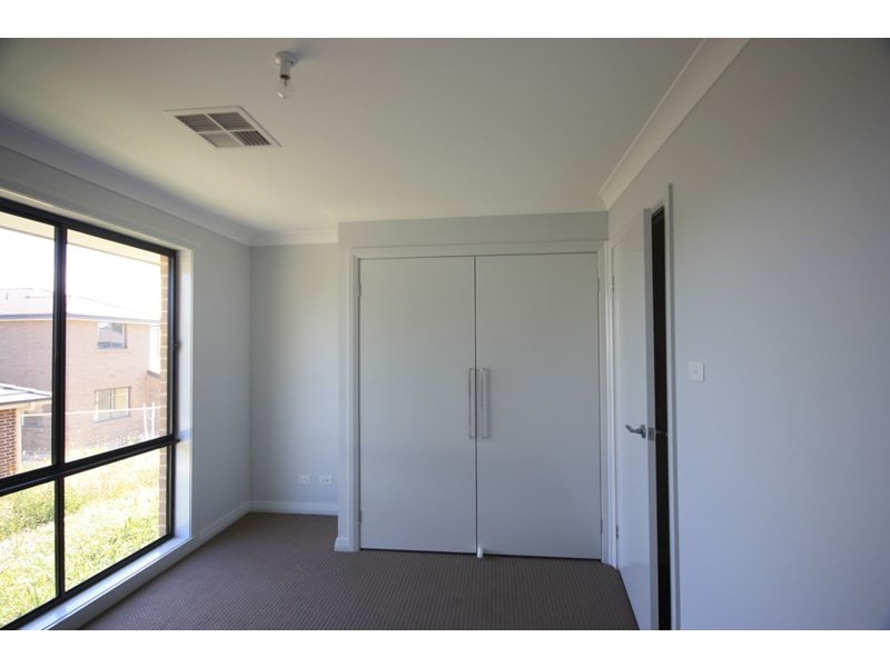 33 Ben Lomond Road, Minto Heights NSW 2566