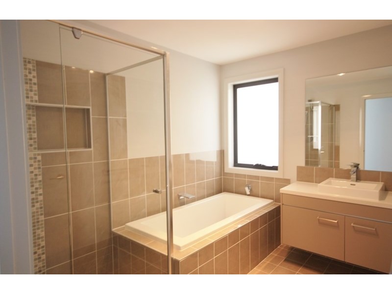 33 Ben Lomond Road, Minto Heights NSW 2566