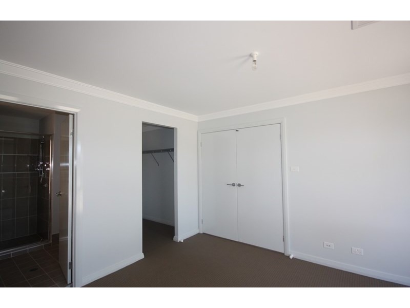 33 Ben Lomond Road, Minto Heights NSW 2566