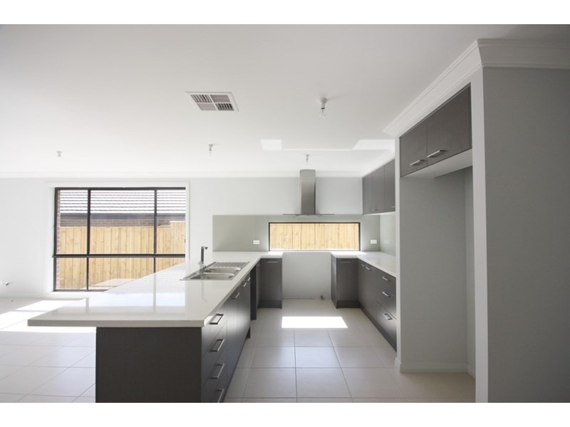 33 Ben Lomond Road, Minto Heights NSW 2566