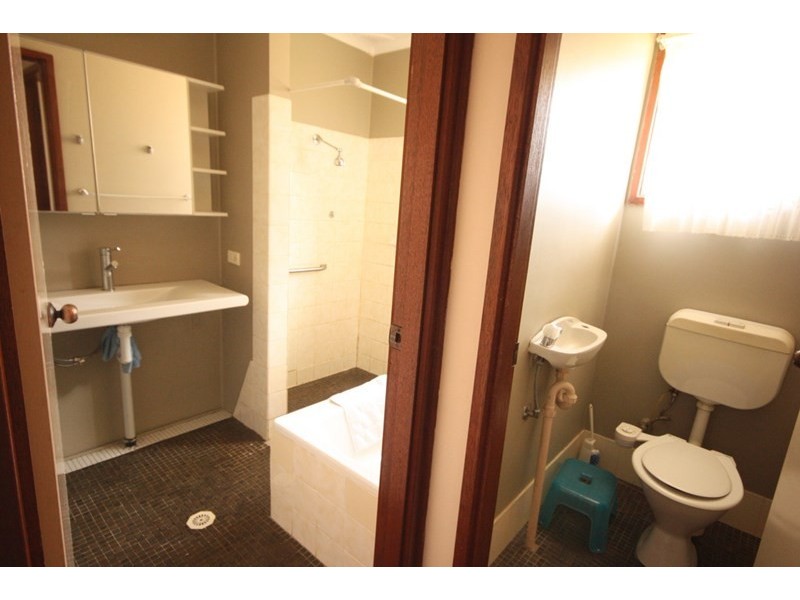 19 Pickett Avenue, Minto NSW 2566