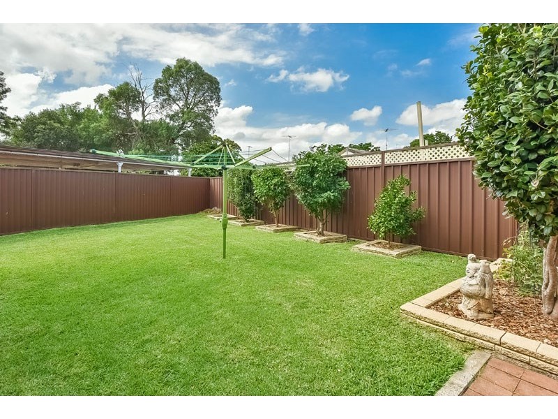 10 Ash Place, Bradbury NSW 2560