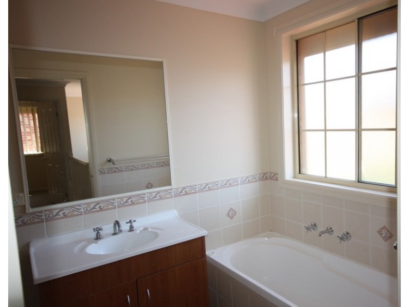 15 Sumba Place, Blairmount NSW 2559