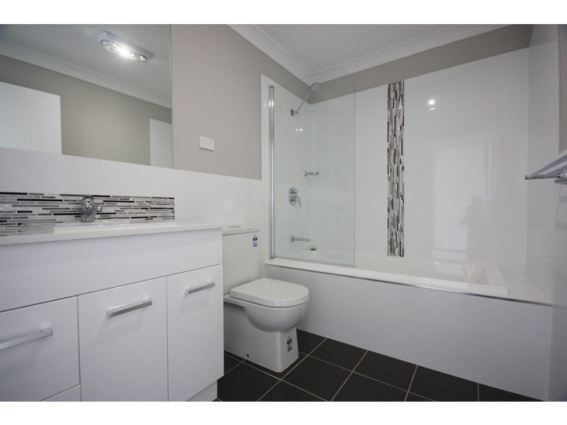 8/29 Lorimer Street, Elderslie NSW 2570