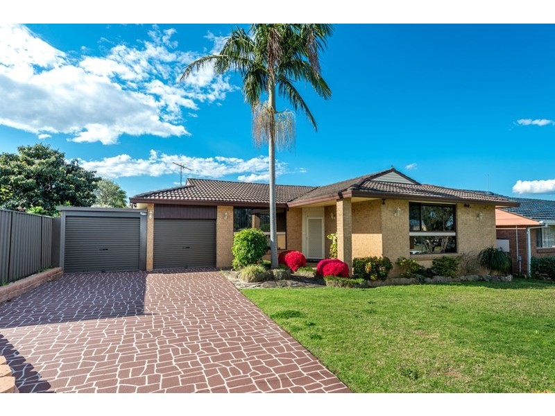 32 Owen Stanley Street, Glenfield NSW 2167