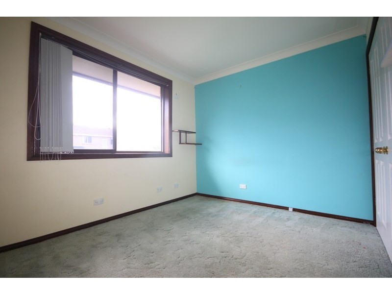 32 Owen Stanley Street, Glenfield NSW 2167