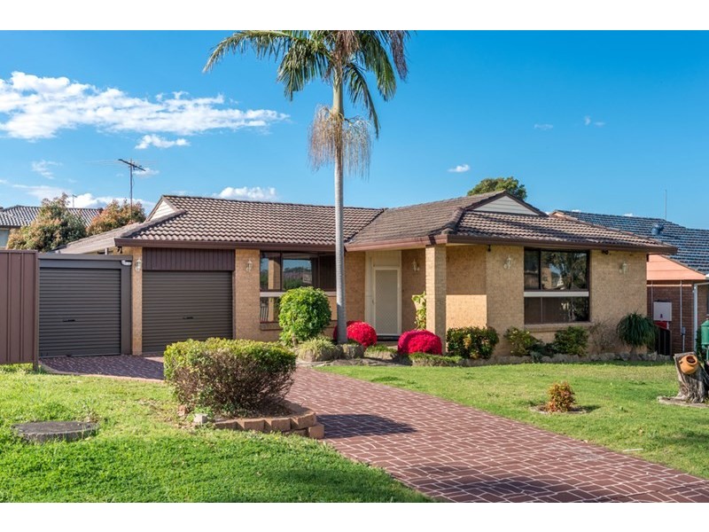 32 Owen Stanley Street, Glenfield NSW 2167