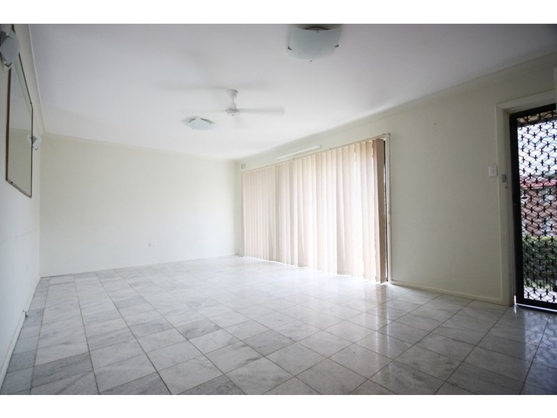 11 Alexander Crescent, Macquarie Fields NSW 2564