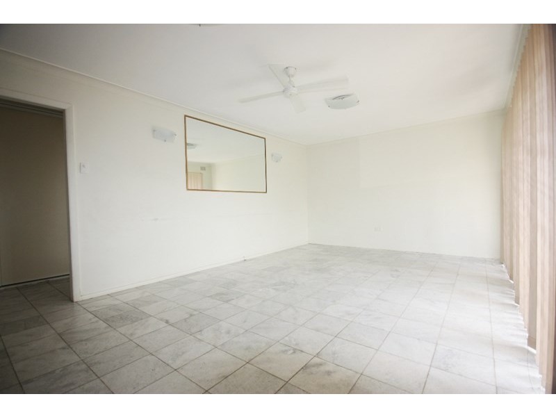 11 Alexander Crescent, Macquarie Fields NSW 2564