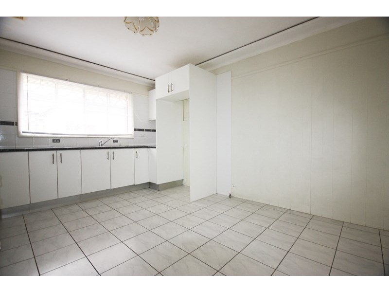 11 Alexander Crescent, Macquarie Fields NSW 2564