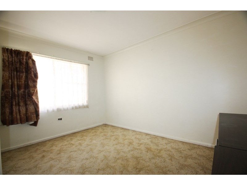 11 Alexander Crescent, Macquarie Fields NSW 2564