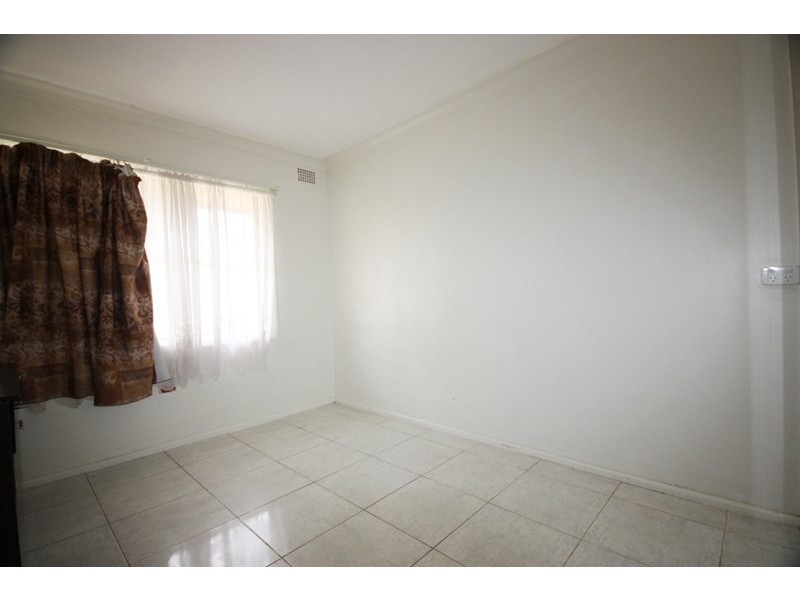 11 Alexander Crescent, Macquarie Fields NSW 2564