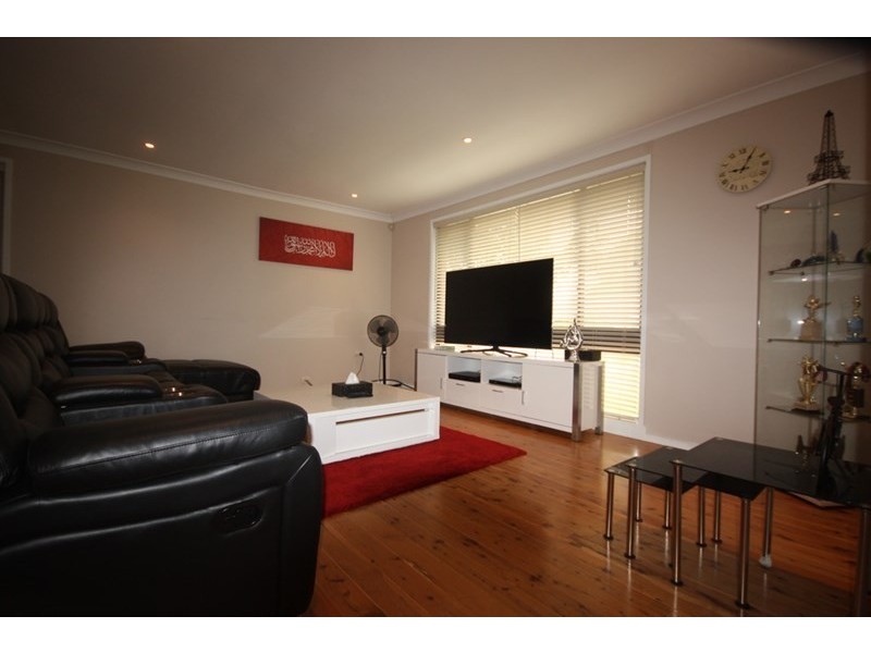 172 Wyangala Crescent, Leumeah NSW 2560