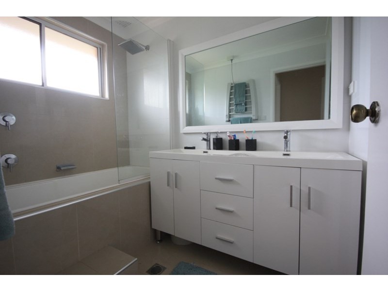 172 Wyangala Crescent, Leumeah NSW 2560