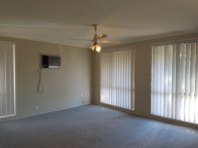 18 Cusack Place, St Helens Park NSW 2560