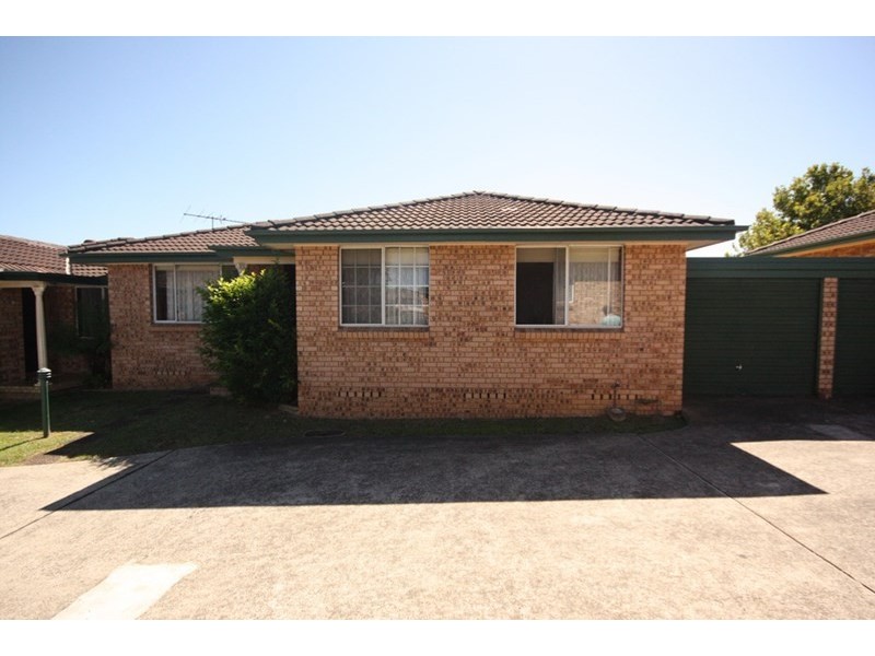 11/10 Bensley Road, Macquarie Fields NSW 2564