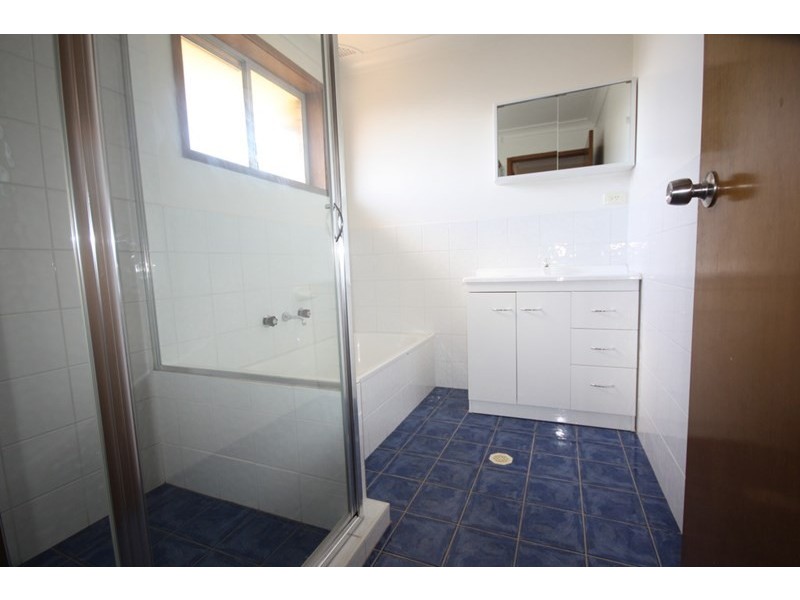 11/10 Bensley Road, Macquarie Fields NSW 2564