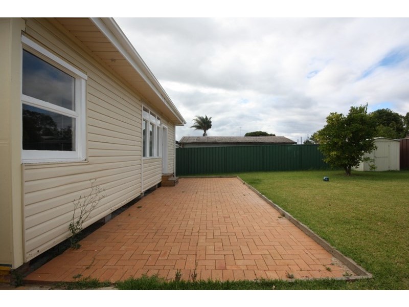 10 Chisholm Street, Bradbury NSW 2560