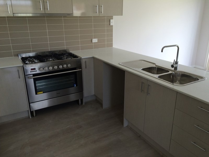 2/20 Busch Place, St Helens Park NSW 2560