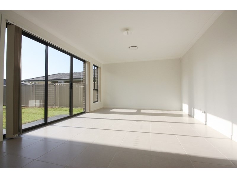 3 Mt Olympus Circuit, Edmondson Park NSW 2174