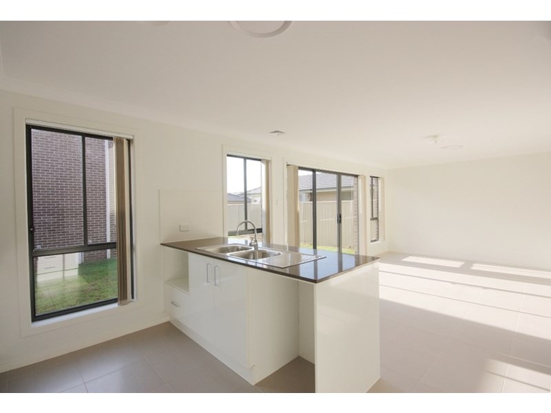 3 Mt Olympus Circuit, Edmondson Park NSW 2174