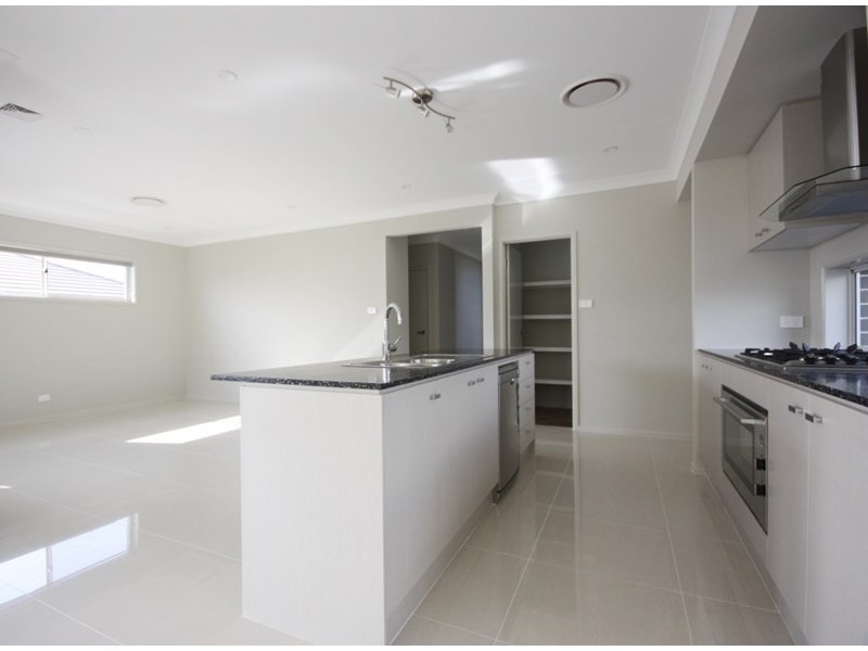 32 Thorpe Circuit, Oran Park NSW 2570