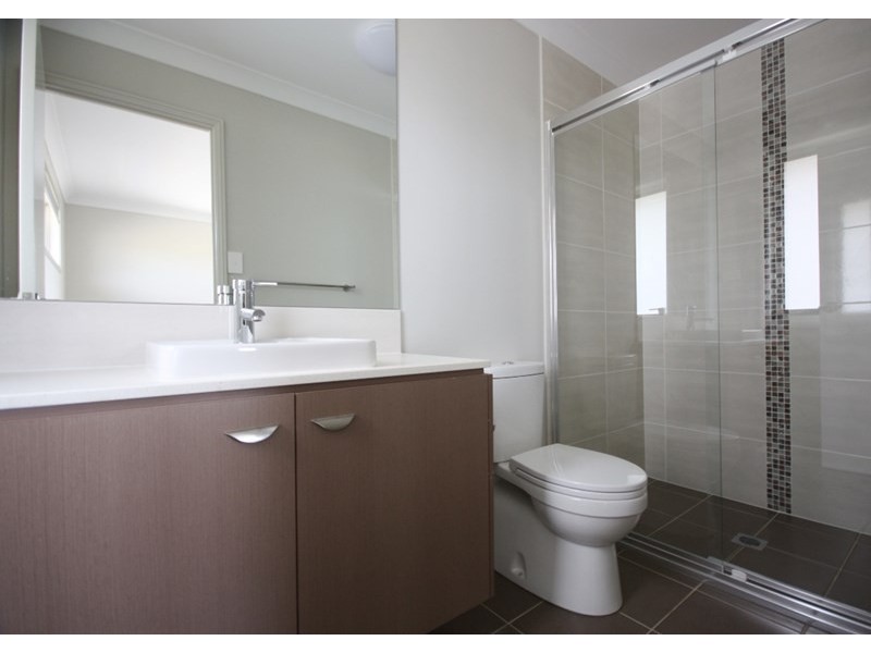 32 Thorpe Circuit, Oran Park NSW 2570