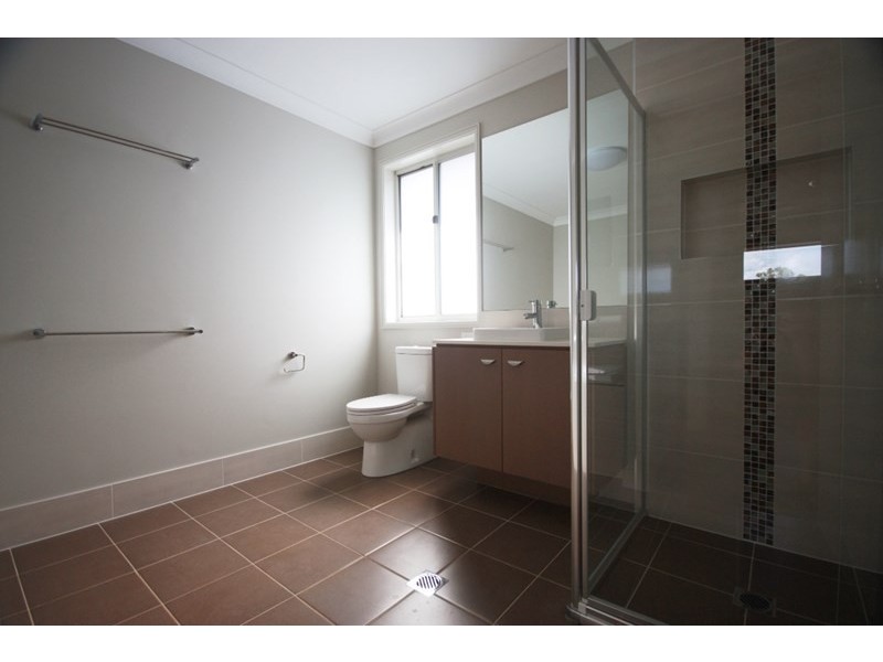 32 Thorpe Circuit, Oran Park NSW 2570