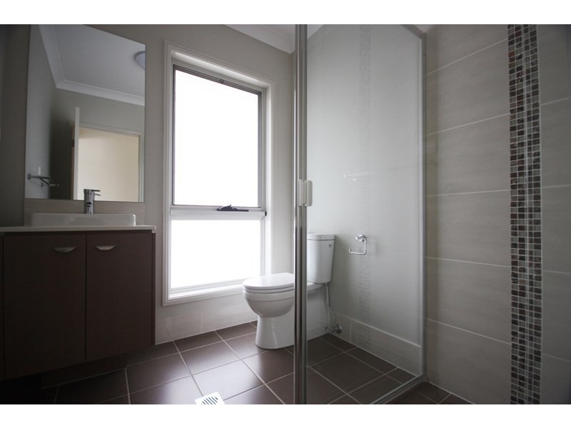 32 Thorpe Circuit, Oran Park NSW 2570