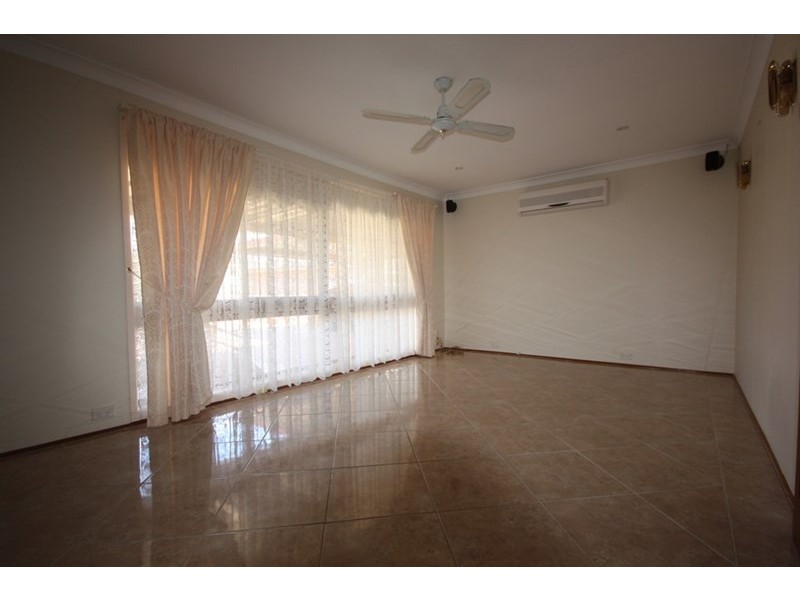 33 Waminda Avenue, Campbelltown NSW 2560