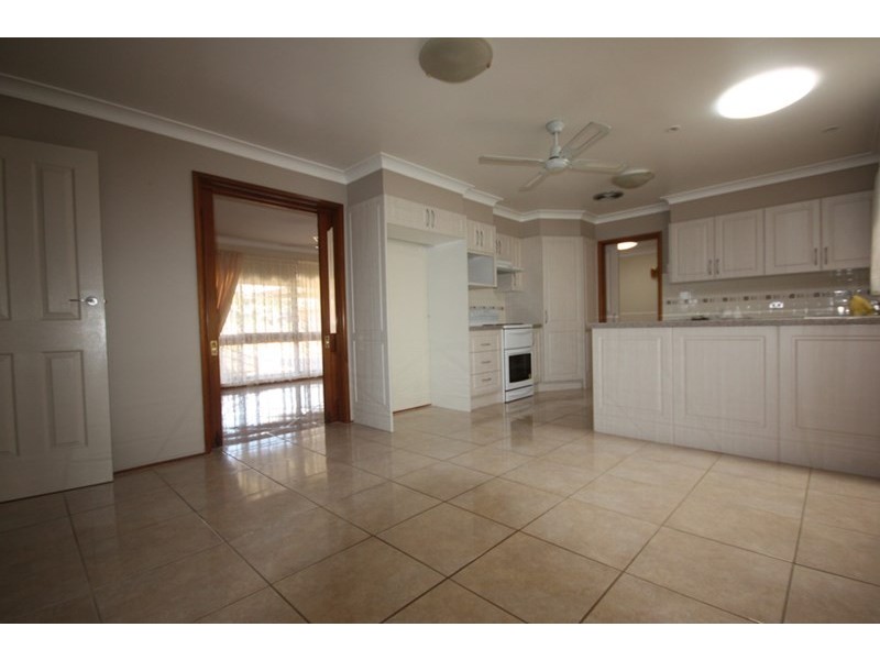 33 Waminda Avenue, Campbelltown NSW 2560