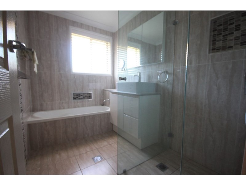 33 Waminda Avenue, Campbelltown NSW 2560