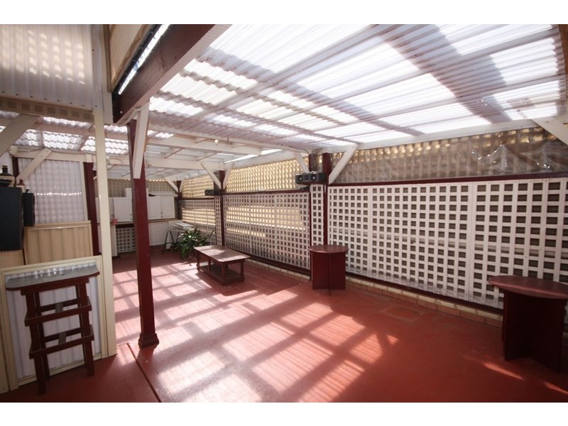 33 Waminda Avenue, Campbelltown NSW 2560