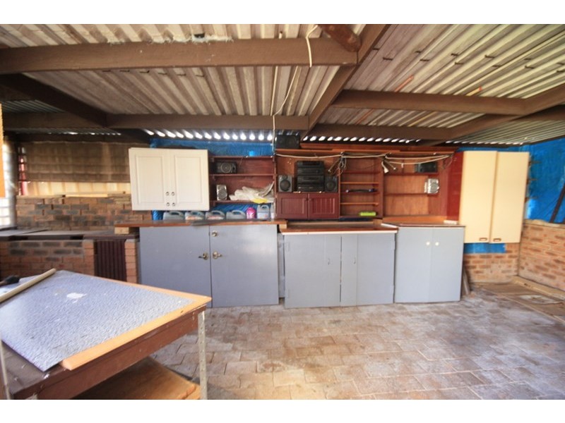 33 Waminda Avenue, Campbelltown NSW 2560