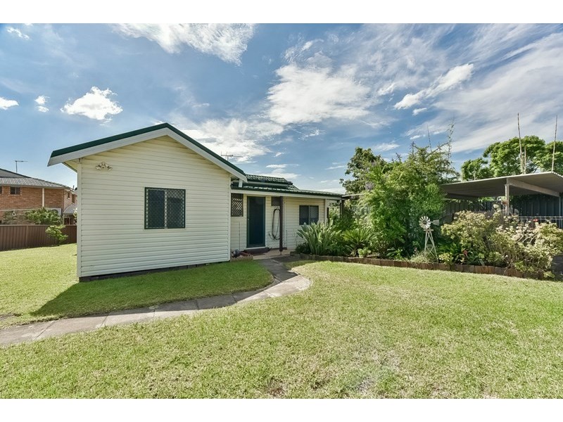 4 Burraneer, Leumeah NSW 2560