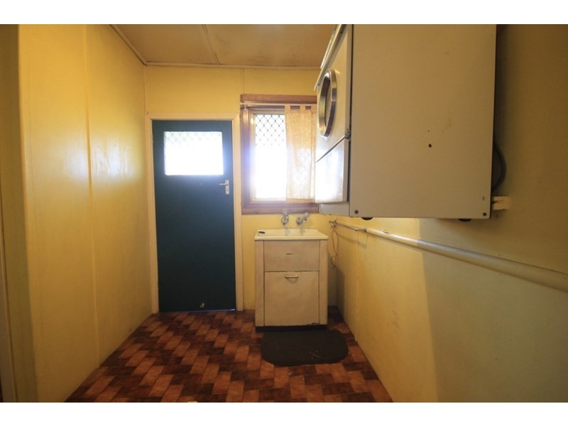 4 Burraneer, Leumeah NSW 2560