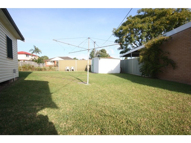 4 Burraneer, Leumeah NSW 2560