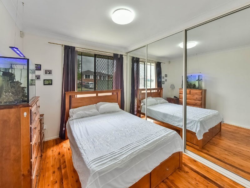 11 Brennan Place, Minto NSW 2566