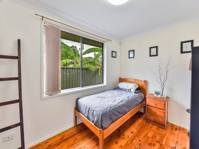 11 Brennan Place, Minto NSW 2566