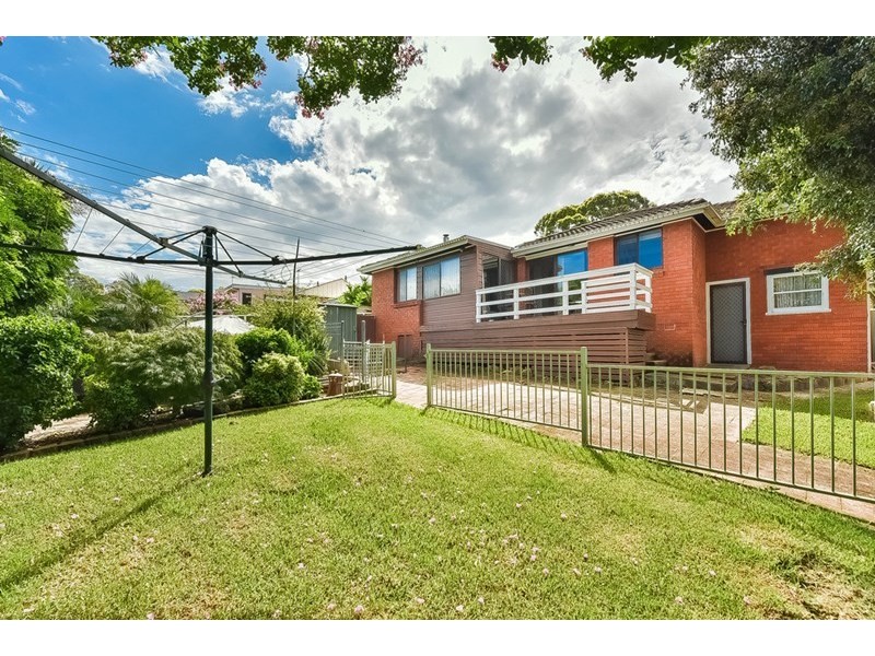 24 Randolph Street, Campbelltown NSW 2560