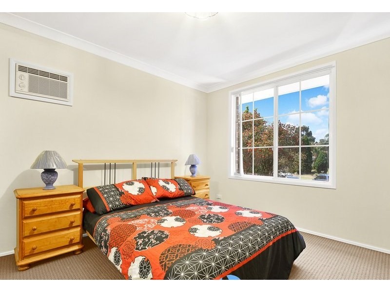 4 Peerless Close, Ingleburn NSW 2565