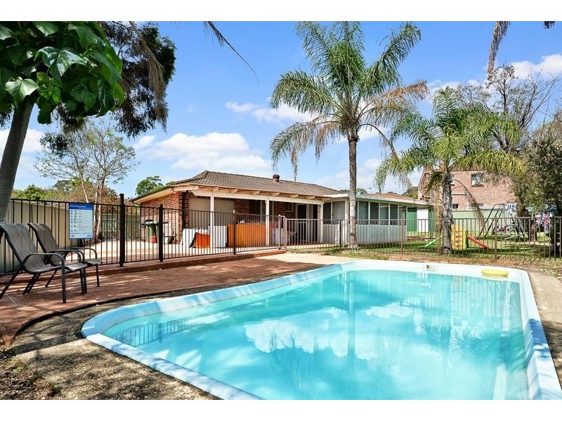 4 Peerless Close, Ingleburn NSW 2565