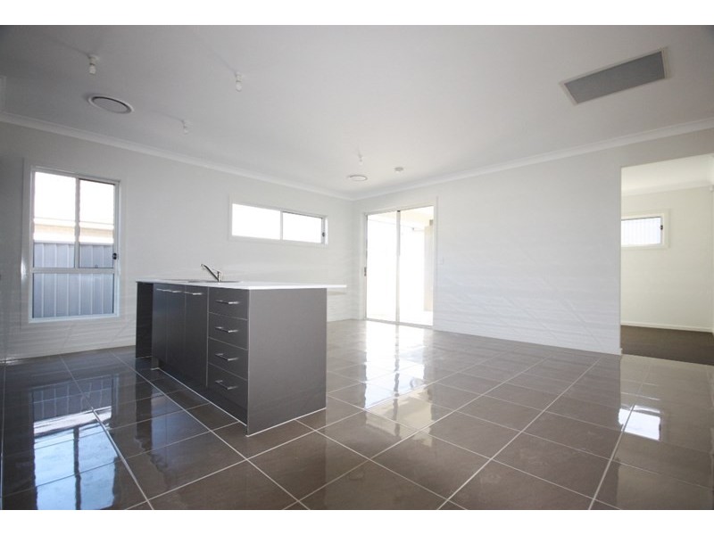 7 Ward Street, Oran Park NSW 2570