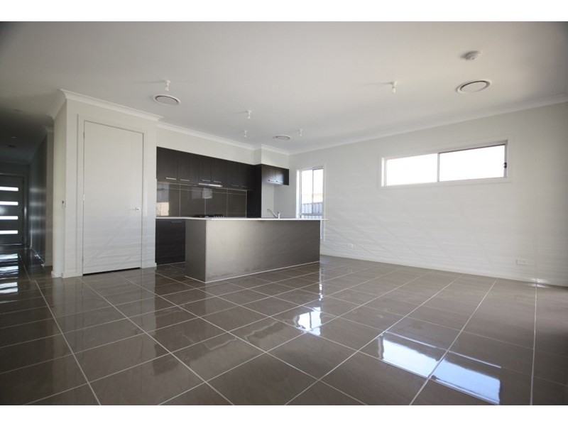 7 Ward Street, Oran Park NSW 2570